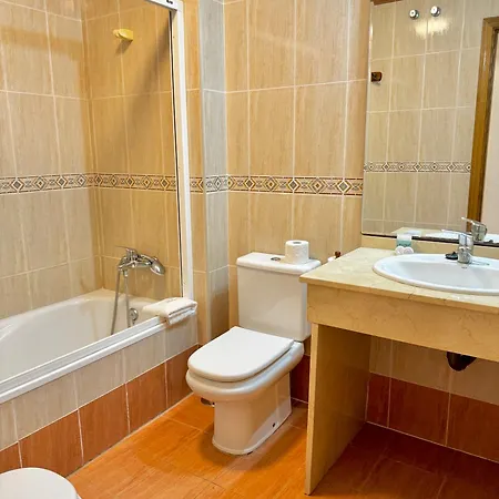 Stunning With Sea Views - Eaw Homes דירה