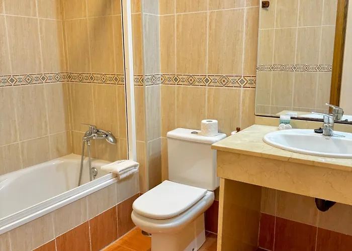 Stunning With Sea Views - Eaw Homes דירה